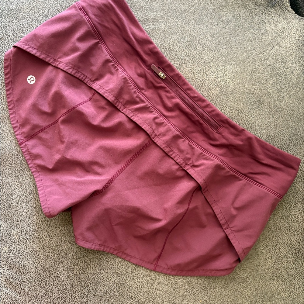 Lululemon Athletica low-Rise Speed Up Shorts 2.5” Burgandy size 8 - Picture 2 of 4